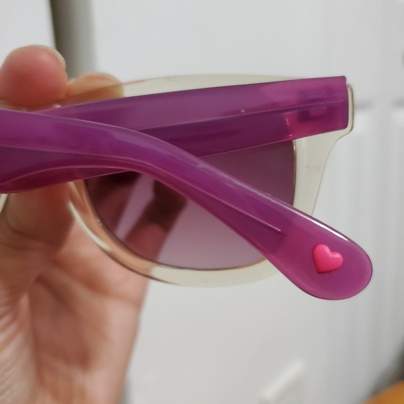 Betsey Johnson Sunglasses - Picture 4 of 7